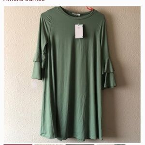 Amelia jones shirt